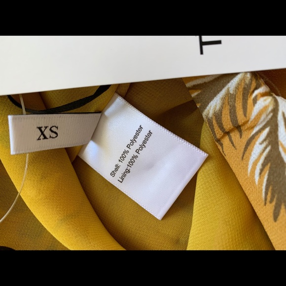 NWT SEXY FRONT HEM RUFFLE❤️OPEN FRONT - Picture 5 of 12